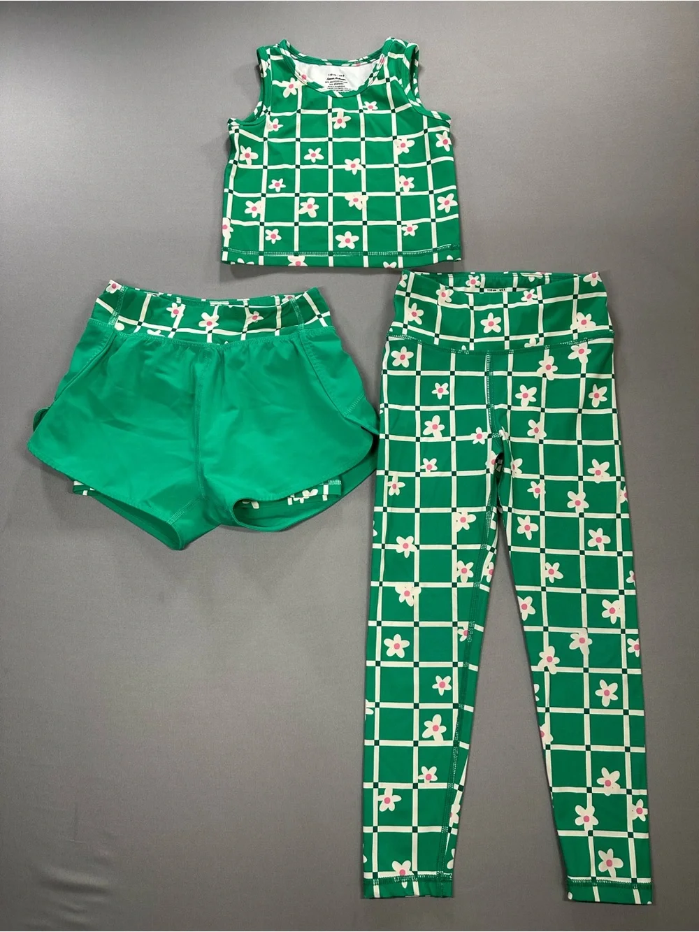 Hanna Andersson Green+White Floral 3-Piece Active Set, Leggings/Shorts/Top, US 5